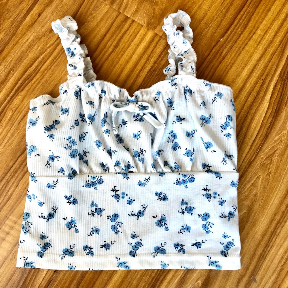 SHEIN white with blue flowers ribbed knit print top sz 8y